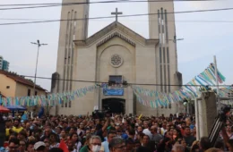 Devotos celebram Dia de Nossa Senhora Aparecida em Manaus