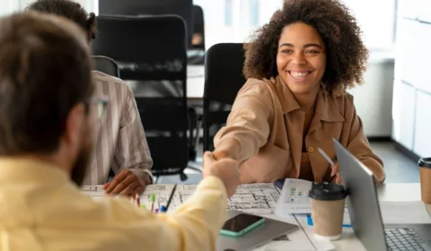 Caroebe abre seleção com salários acima de R$ 3 mil; saiba mais