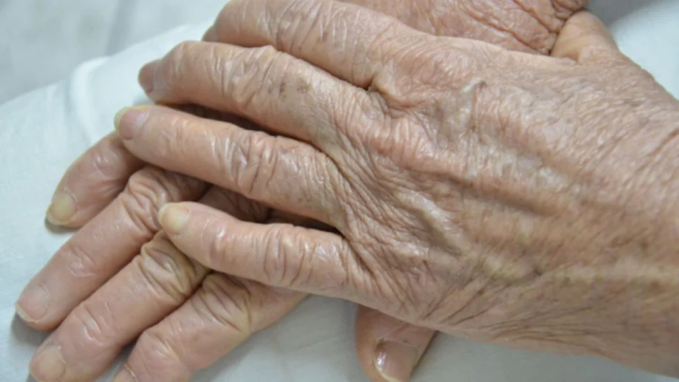 Casal de filhos é preso por abandonar mãe idosa em Manaus