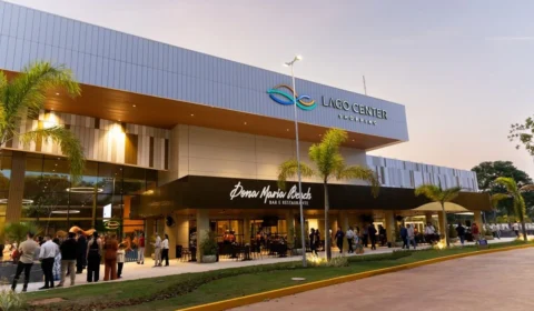 Público prestigia inauguração do primeiro shopping de Araguaína