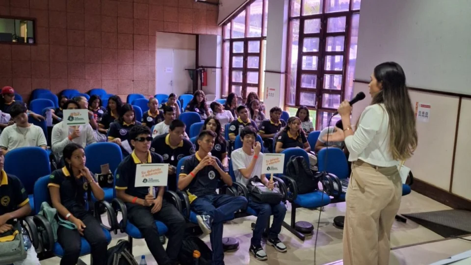 Manaus realiza último aulão para o Enem nesta quinta-feira (31); confira