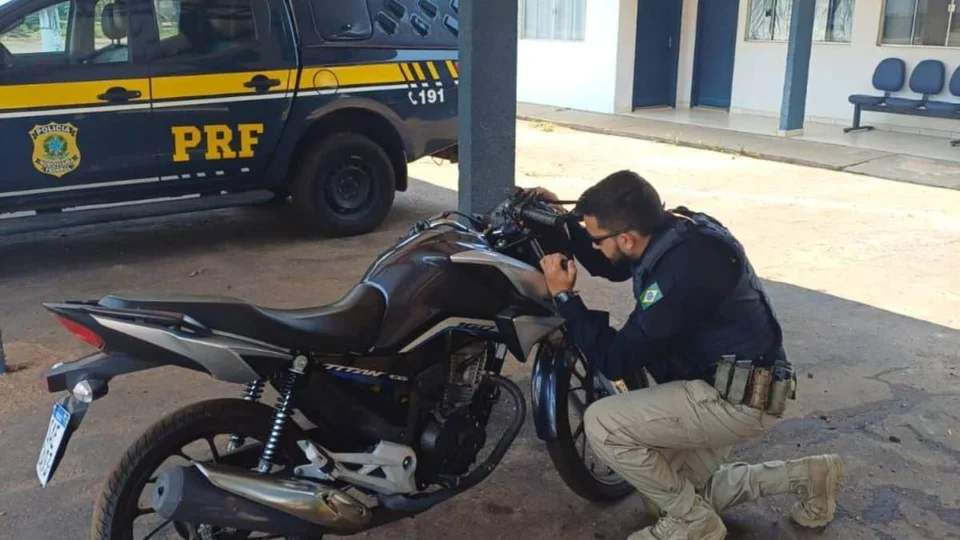 Moto furtada em SP é recuperada pela PRF no Tocantins