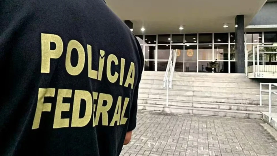 Ao menos 15 pessoas são detidas por suspeita de crimes eleitorais neste domingo (27)