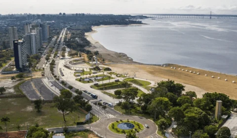 O que fazer na praia da Ponta Negra em Manaus? Confira atrações para toda família