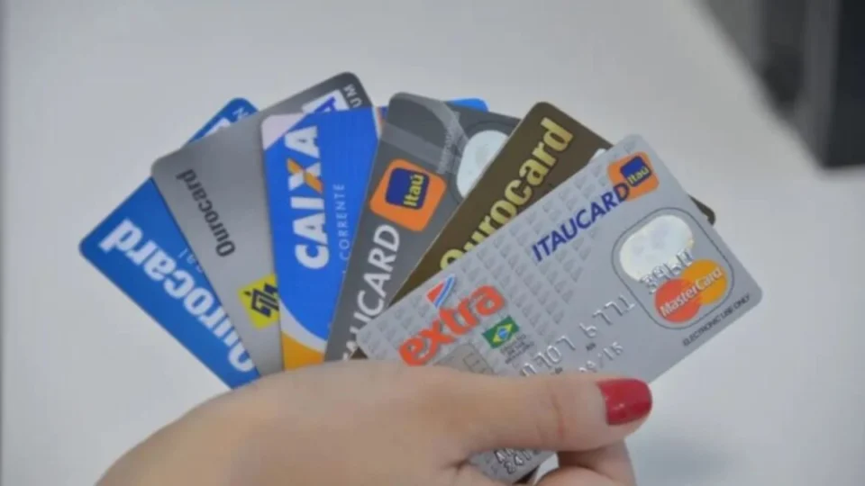 Sem saldo na conta? saiba como usar o cartão de crédito para adicionar