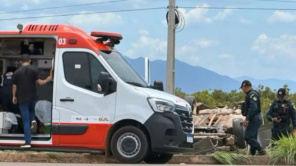 Homem morre e família fica ferida em capotamento na BR-401 em Bonfim