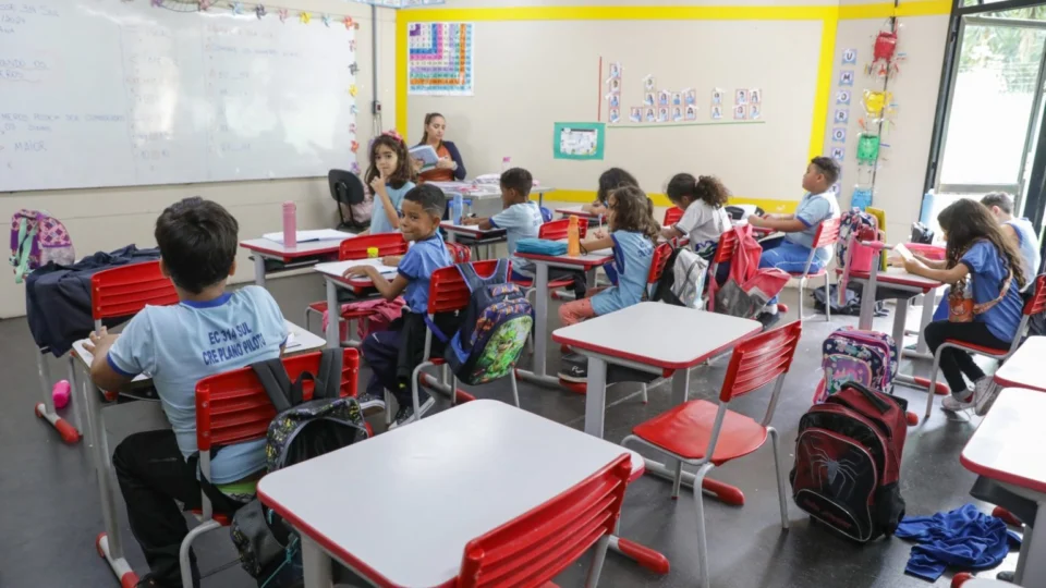 Inscrições abertas para ano letivo de 2025 da rede pública do DF