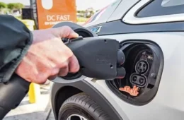 RR: Deputada propõe incentivo a instalação de eletropostos para carros elétricos