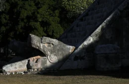 Estudante encontra cidade milenar Maia por acidente em floresta no México