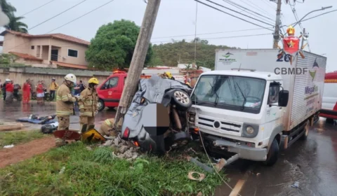 Colisão entre e carro e caminhão no DF deixa vítima em estado grave