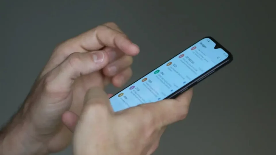 SSP-AM convoca população para devolução de celulares roubados em Manaus; veja lista