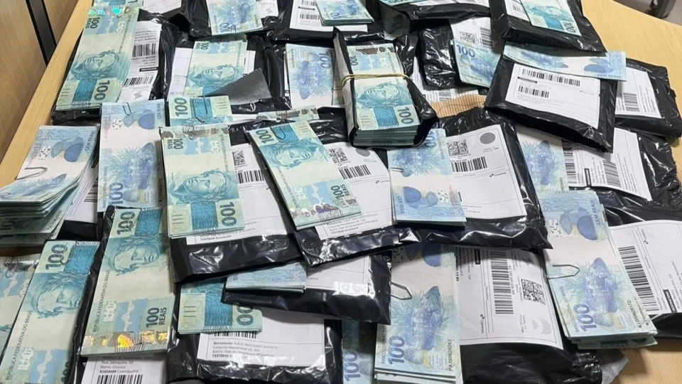 Homem é preso com mais de 700 notas falsas no DF