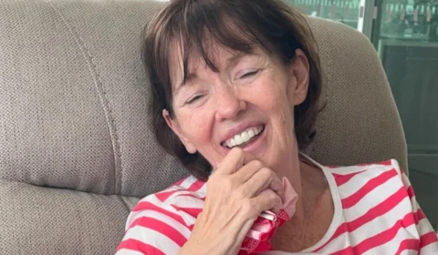 Ex-apresentadora causa alvoroço ao anunciar a própria morte nas redes sociais; leia mensagem póstuma
