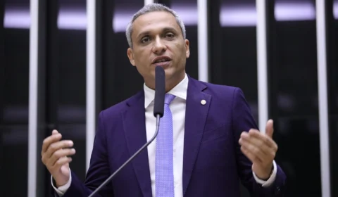 Deputado Gustavo Gayer é alvo da PF por desvio de cota parlamentar