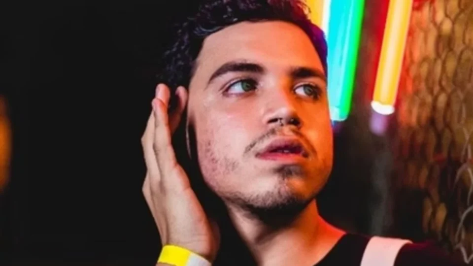 Artista encontrado ferido no DF: suspeita é de atropelamento