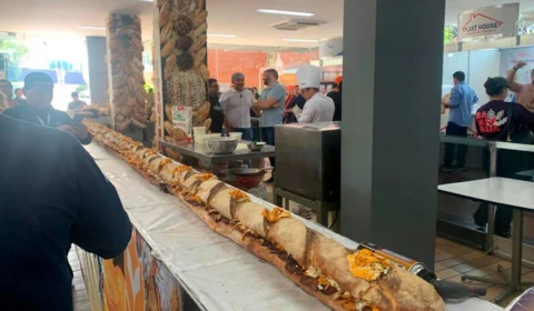 Maior x-caboquinho do mundo é produzido em Manaus; veja qual é o tamanho