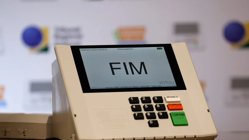 Que horas sai o resultado das eleições municipais 2024?