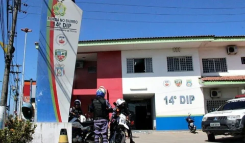 Traficantes atacam viatura policial após prisão de casal em Manaus