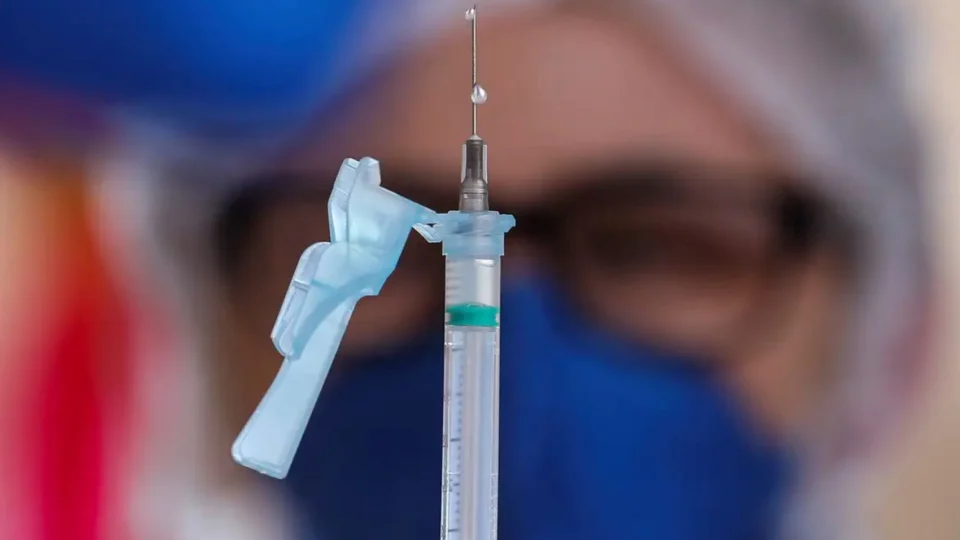 Existe vacina para prevenir febre maculosa?