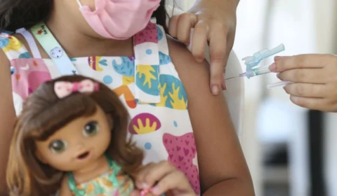 Brasil melhora vacinação infantil, mas não atinge todas as metas