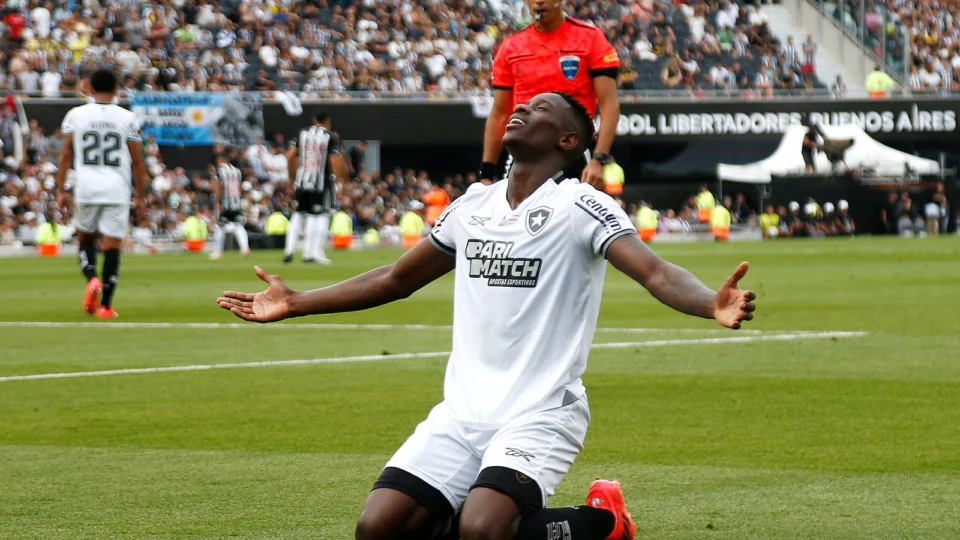 Botafogo é campeão da Libertadores com vitória sobre o Atlético (MG)