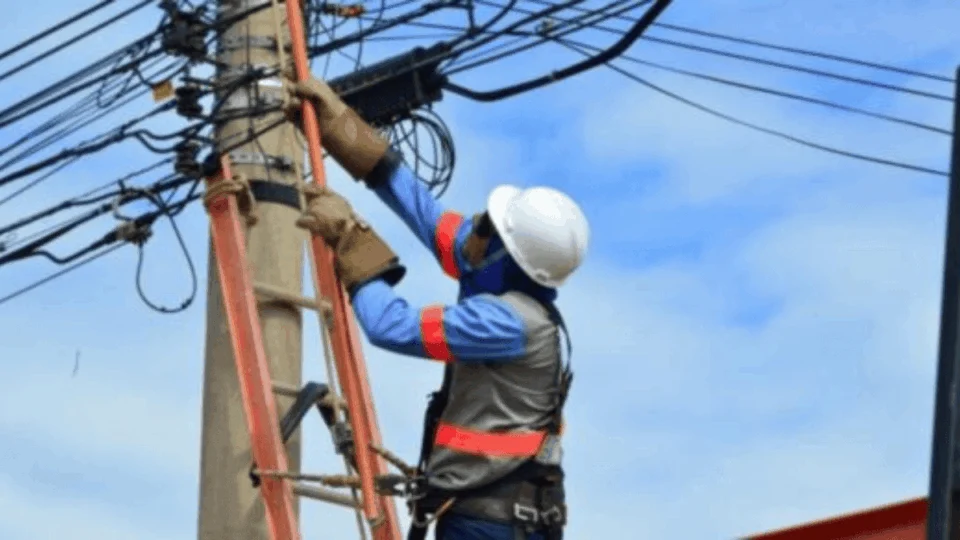 Seis bairros em Manaus devem ficar sem energia hoje (21/11); veja lista