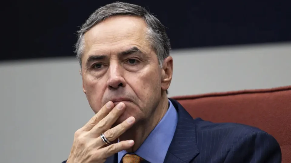 Barroso sobre explosão no STF: ‘tentativa de deslegitimar a democracia’