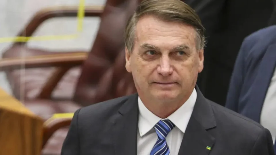Bolsonaro pede anistia a presos por 8 de janeiro e diz que relatório da PF é ‘peça de ficção’