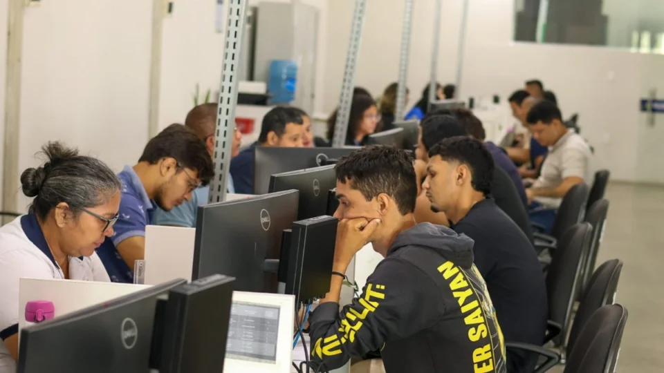 Sines ofertam 730 vagas de emprego nesta terça (12) em Manaus; veja