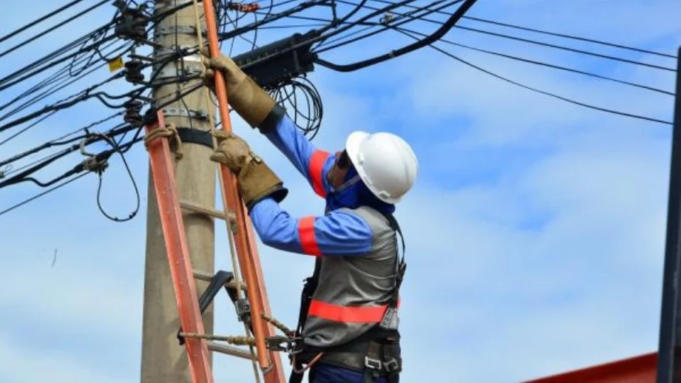 Bairros de Manaus e área rural ficam sem energia nesta quarta (13); veja a lista