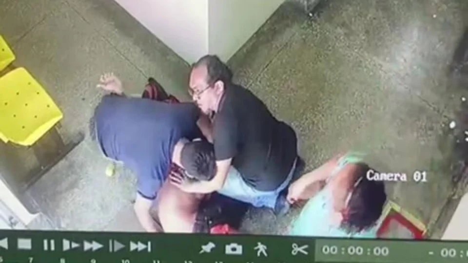 Homem armado tenta assaltar UBS e é imobilizado em Manaus; veja vídeo