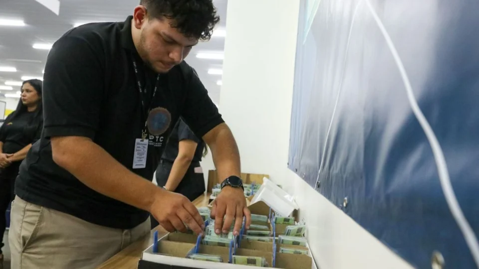 Mais de 27 mil novos RGs aguardam para serem retirados nos PACs de Manaus