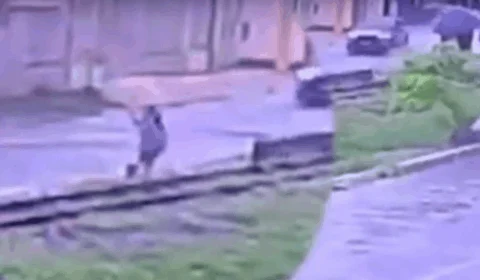 Corpo de menina que caiu em bueiro é encontrado a 1,5 km do local do acidente