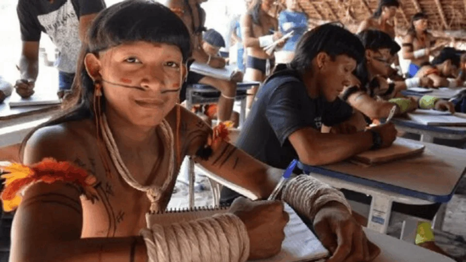 PL do piso salarial de R$ 4.580 para professores indígenas avança na Câmara