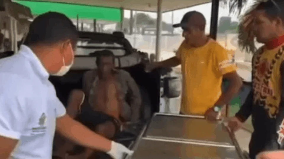 Homem é atacado por jacaré em Itacoatiara e tem perna dilacerada; veja vídeo