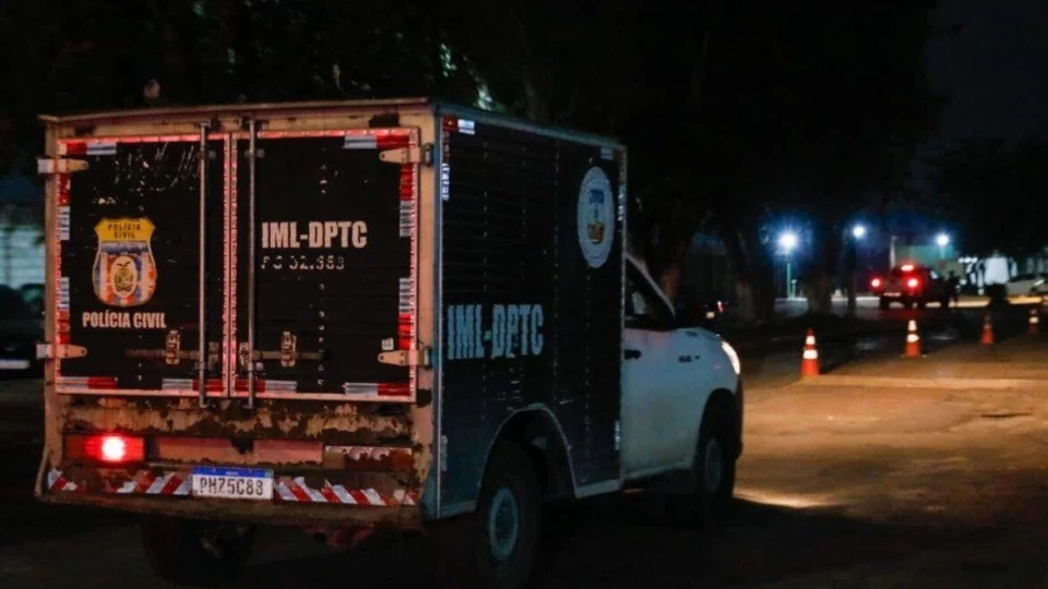 Homem é morto com mais de 12 tiros no bairro Cidade Nova na noite desta segunda-feira (18)