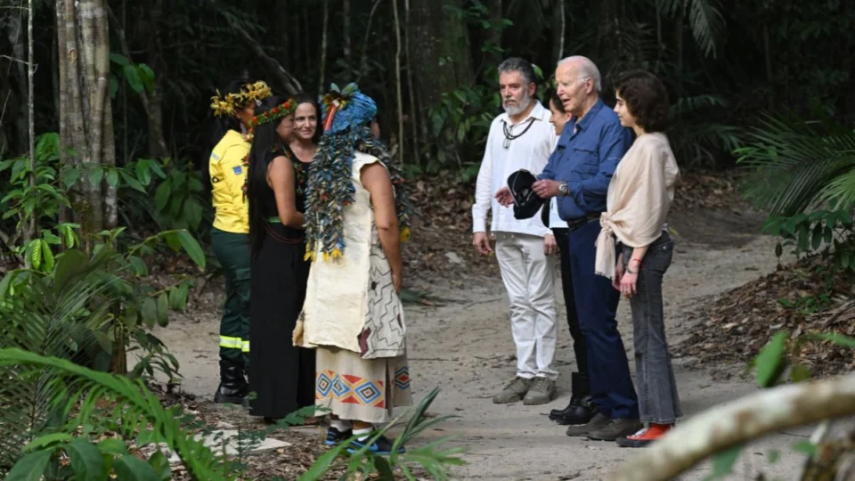 Joe Biden visita o Musa e anuncia arrecadação de US$ 10 bilhões para proteger a Amazônia