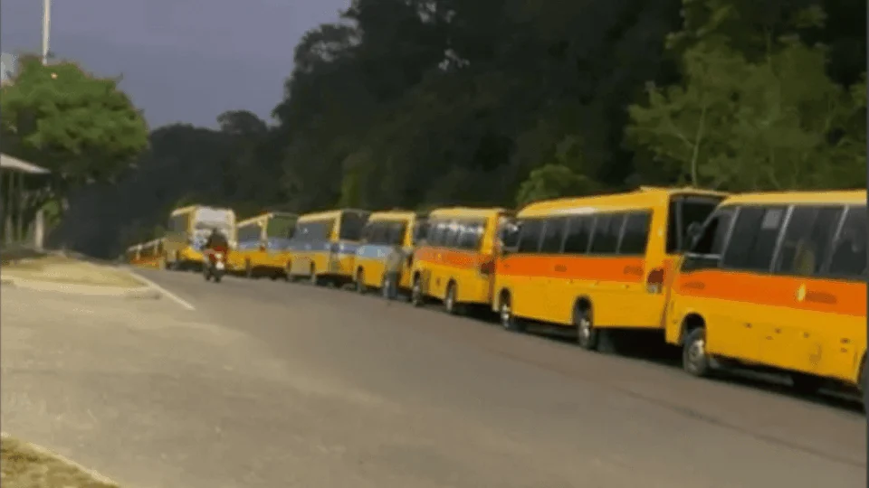 Motoristas de ‘Amarelinhos’ decretam greve geral em Manaus; veja vídeo