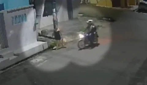 VÍDEO: mulher reage a assalto e luta com suspeitos na zona Oeste de Manaus