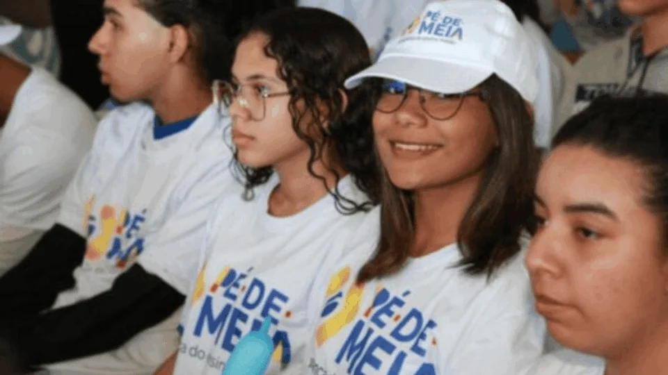 Veja quem recebe hoje a 7ª parcela do programa Pé-de-Meia