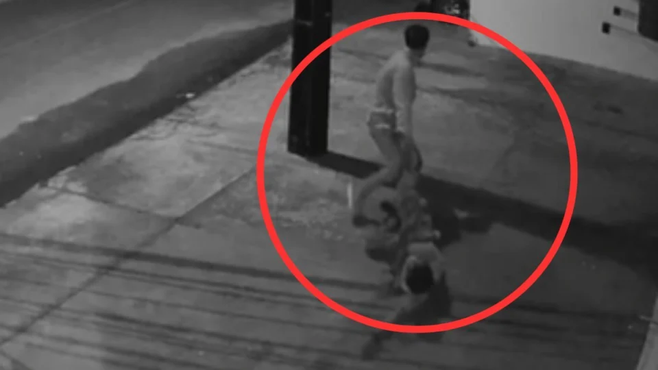 Homem é condenado a 25 anos de prisão por estuprar e matar homem em situação de rua