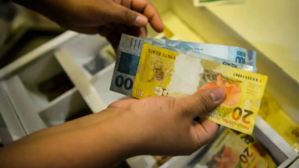 Valores a Receber: Brasileiros ainda não sacaram R$ 8,53 bilhões