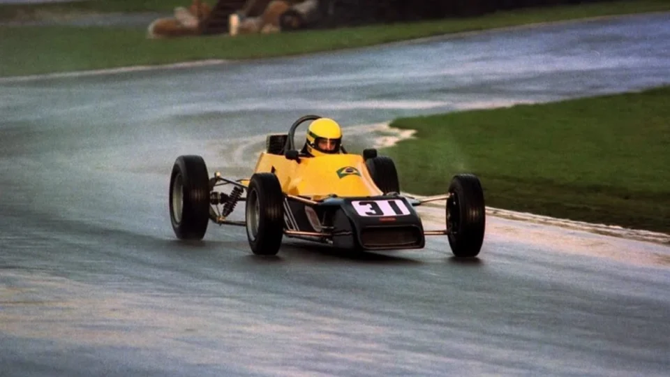 Ayrton Senna: capacete usado no acidente foi incinerado após a tragédia