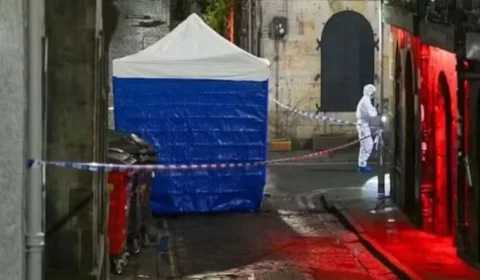 Cabeça de idoso decepada é confundida por decoração de Halloween