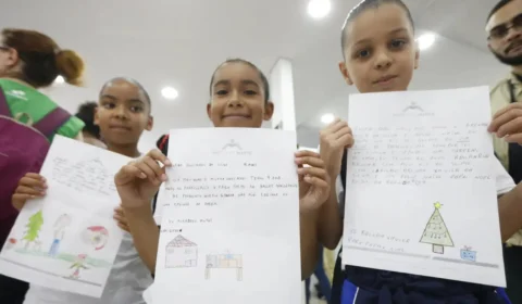 Papai Noel dos Correios: campanha de adoção de cartas de crianças é lançada no DF