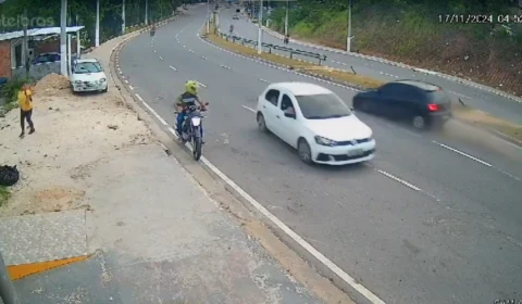 Vídeo: carro invade contramão após perder o controle no ‘Rapidão’, em Manaus