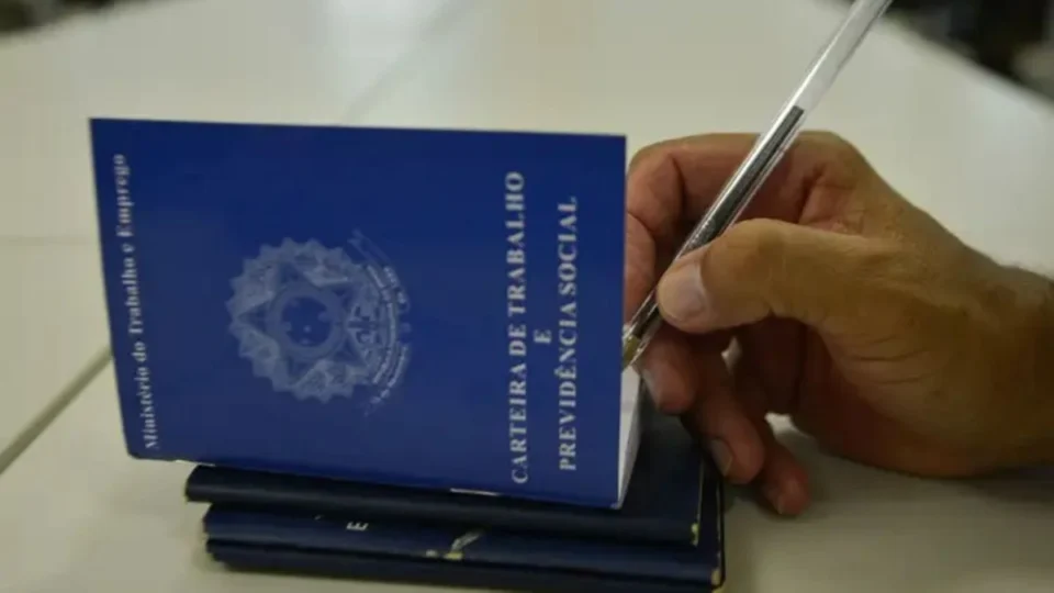 Brasil registra menor taxa de desemprego desde 2012