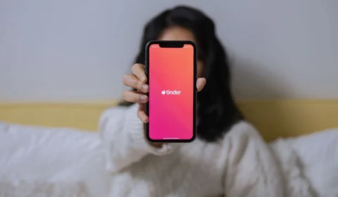 Homem denuncia Tinder ao Procon após não conseguir marcar encontros