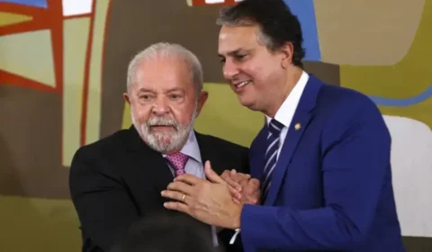 Lula visita sala de situação do Enem no primeiro dia da aplicação da prova