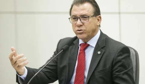 Ministro do Trabalho diz que jornada 6×1  deve ser debatida em convenções e acordos coletivos